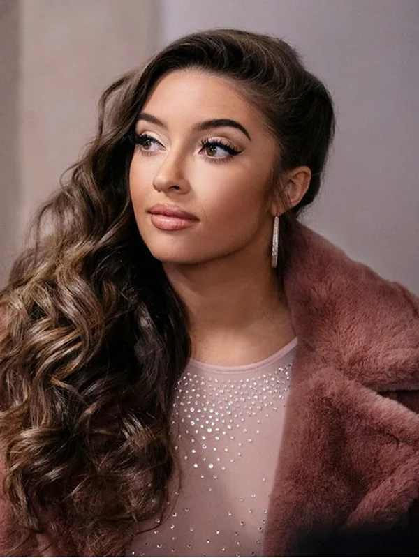 Faith Fernandez Dates Of Christmas Jacket