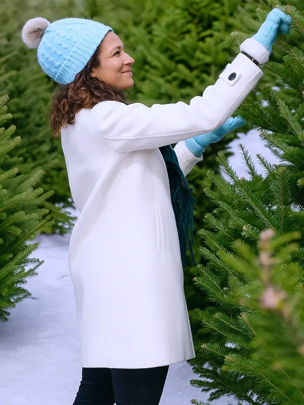 Lindura A Christmas Angel Match White Coat