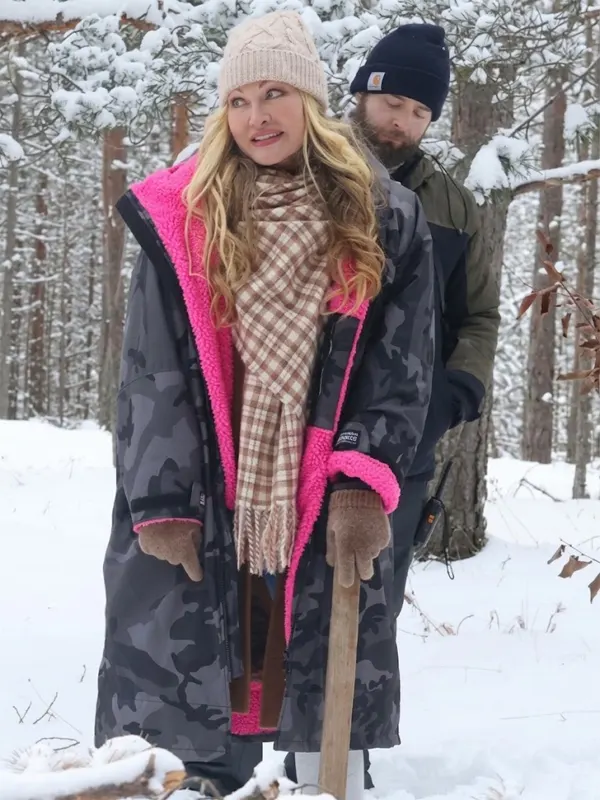 Movie-Ivy-Allen-A-European Christmas Coat